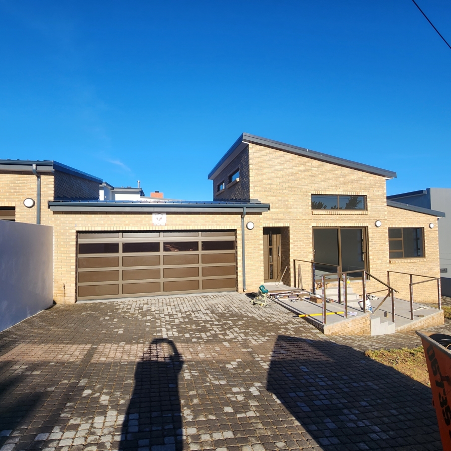 3 Bedroom Property for Sale in Dana Bay Western Cape